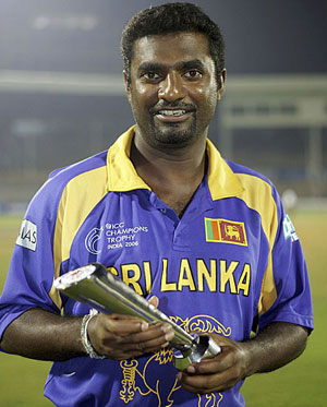 top most bowler muralitharan playing style