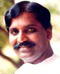 http://www.nilacharal.com/feature/jambavangal/images/vairamuthu.jpg